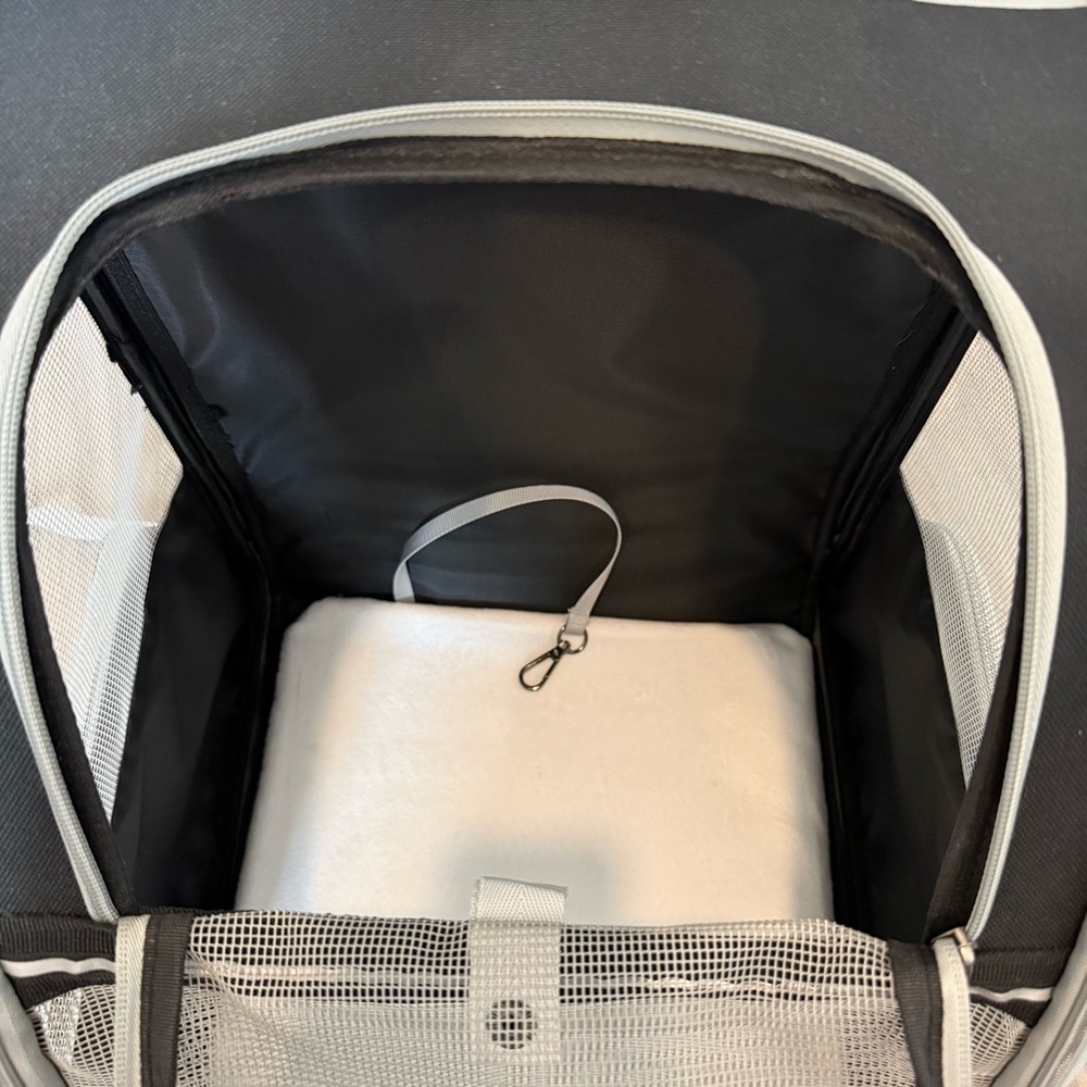 NWOT Black Pet Carrier - Picture 14 of 16